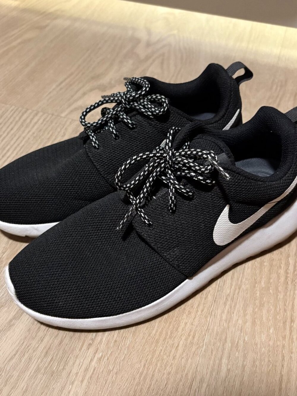 Nike Roshe One Black White Running Sneakers
